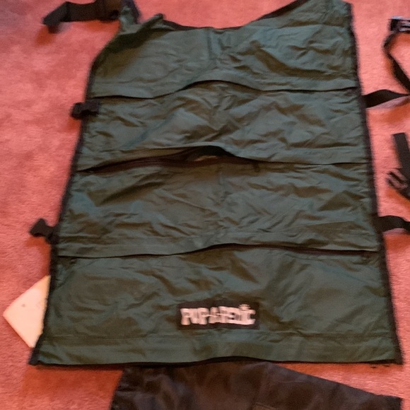 Pup-a-pedic vest with cool/heating gel packs and carrier bag 🔴 - Picture 4 of 7